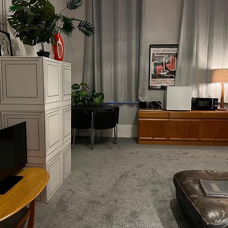 Large Mach Apartment At Pen Y Coed Hall Долгелай Екстериор снимка