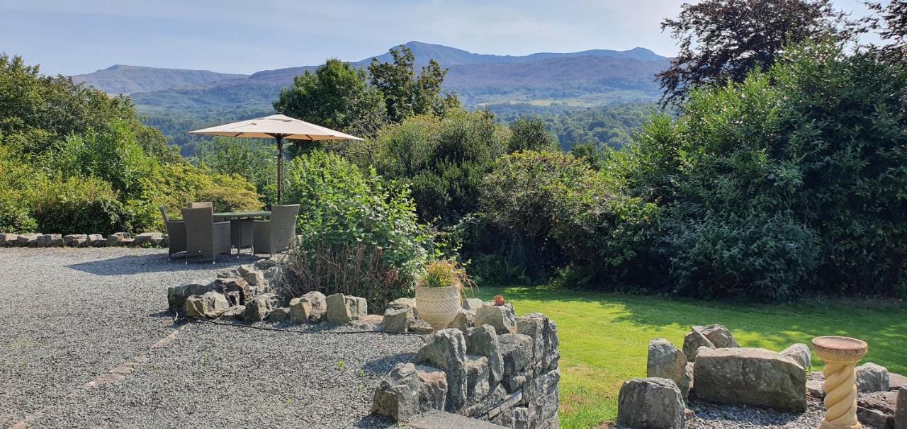 Large Mach Apartment At Pen Y Coed Hall Долгелай Екстериор снимка