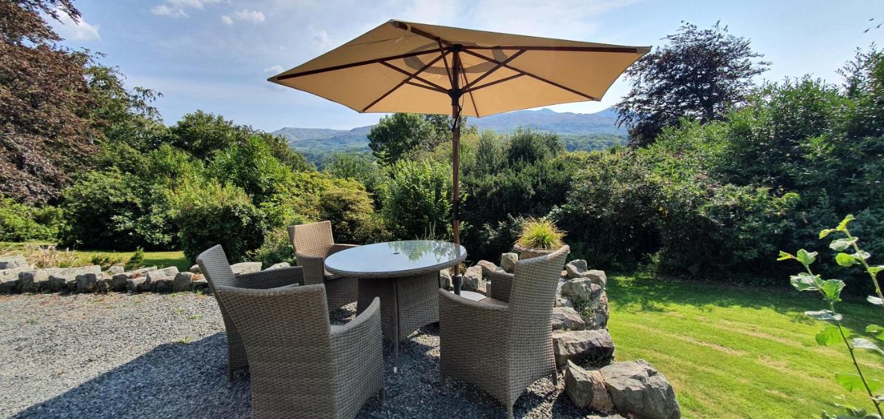 Large Mach Apartment At Pen Y Coed Hall Долгелай Екстериор снимка