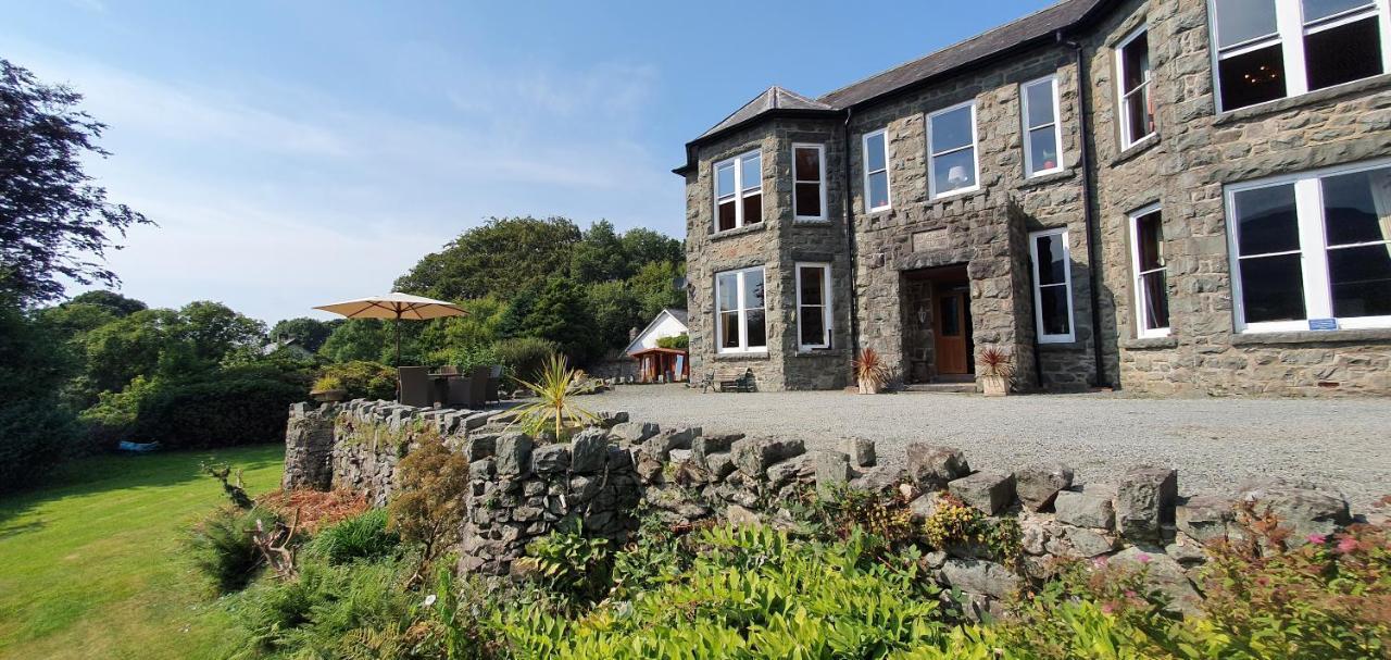 Large Mach Apartment At Pen Y Coed Hall Долгелай Екстериор снимка